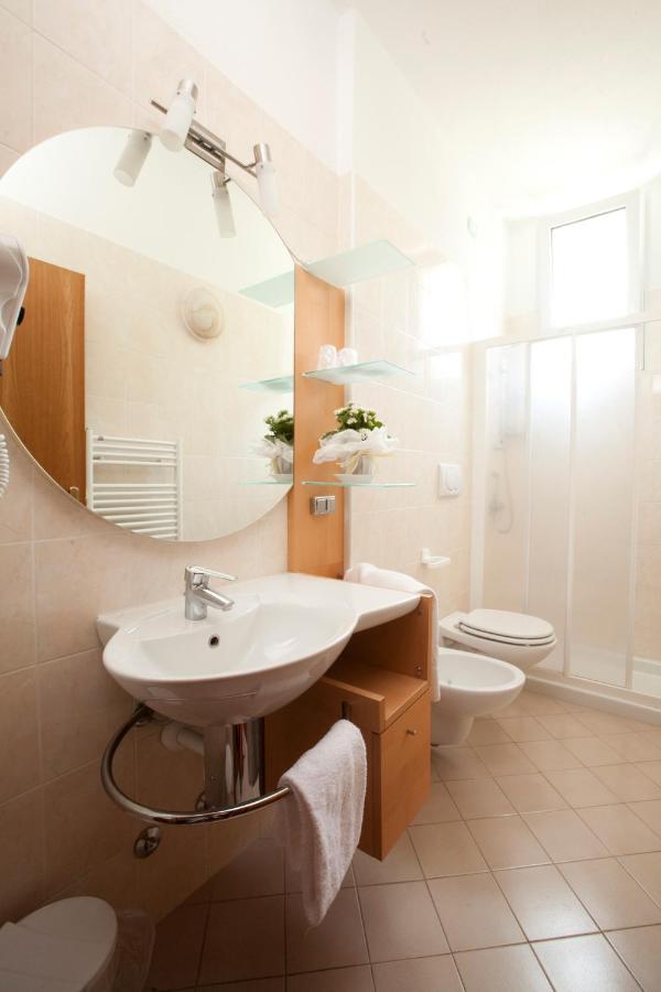 Hotel Residence Rely Brenzone sul Garda Phòng bức ảnh