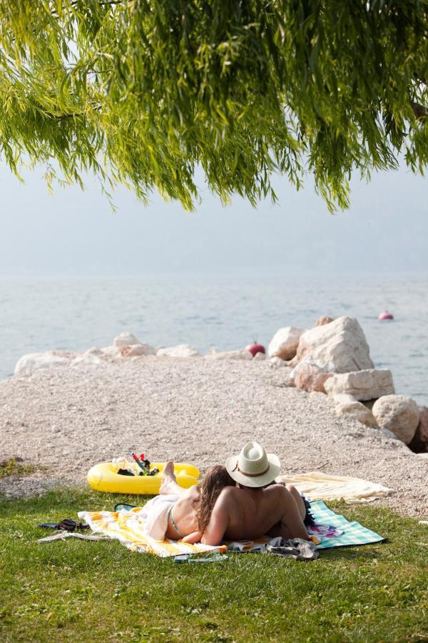 Hotel Residence Rely Brenzone sul Garda Ngoại thất bức ảnh